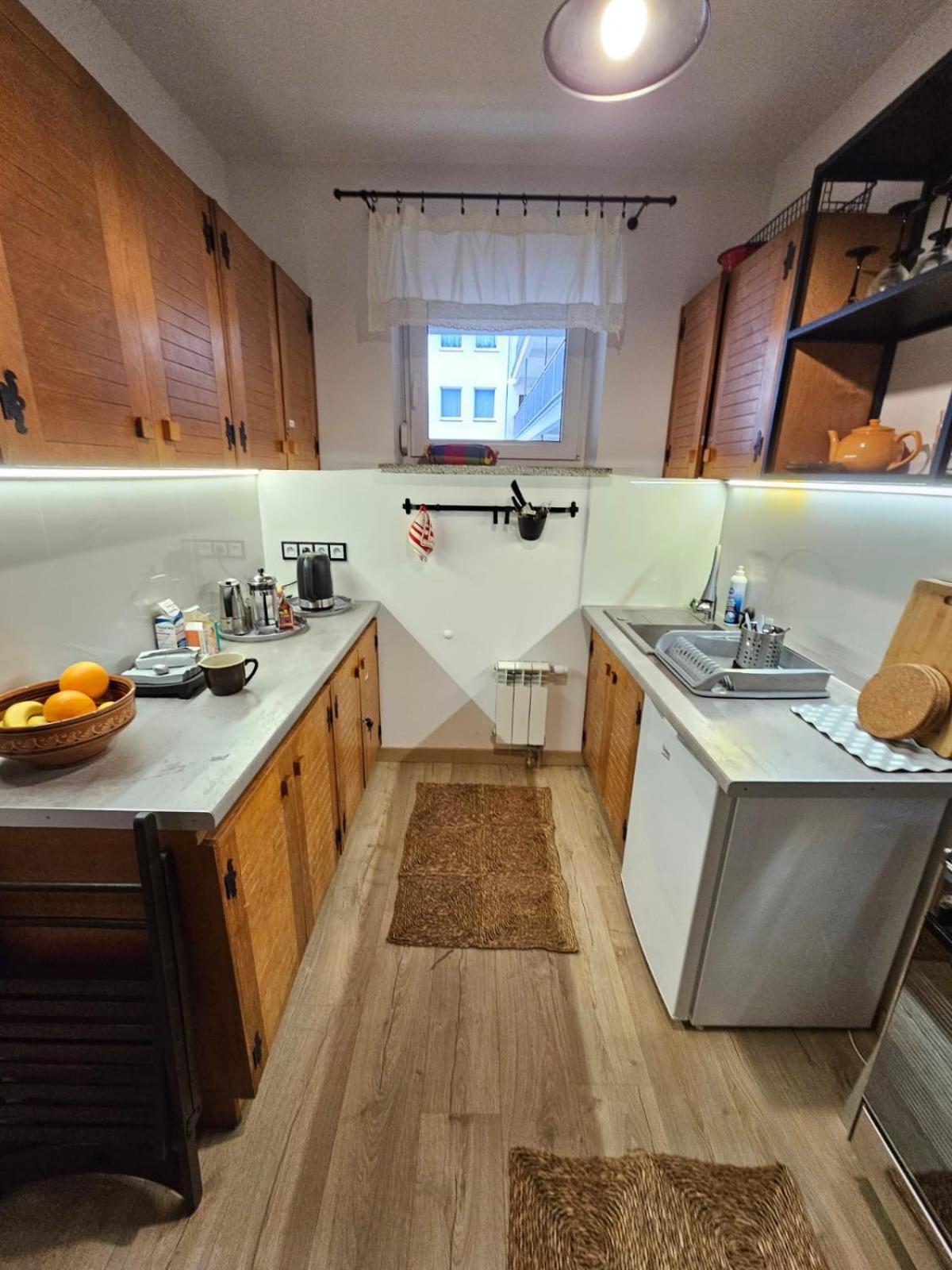 Schicke 2-zimmer-wohnung Im Vintage-look Krakau