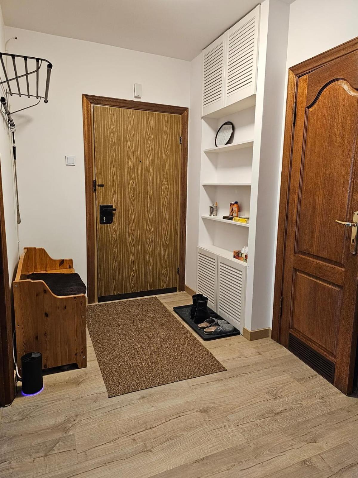 Schicke 2-zimmer-wohnung Im Vintage-look Krakau